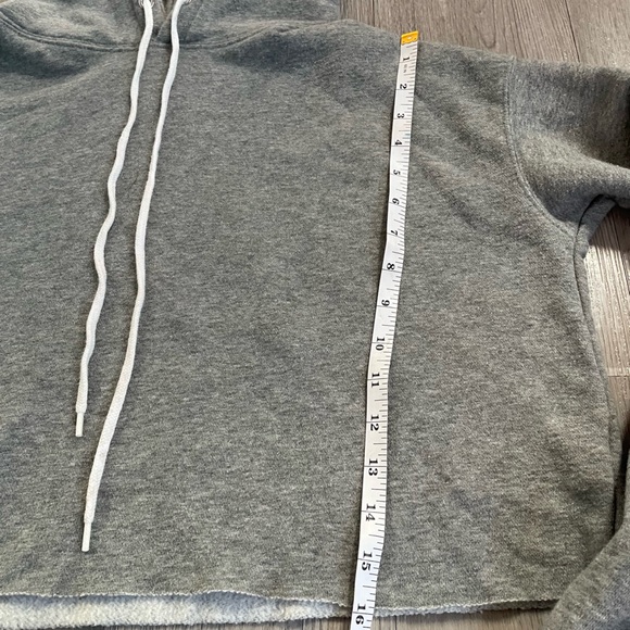 Wild Fable Gray Raw Hem Cotton Fleece Cropped Hoodie Size Medium - Picture 3 of 6